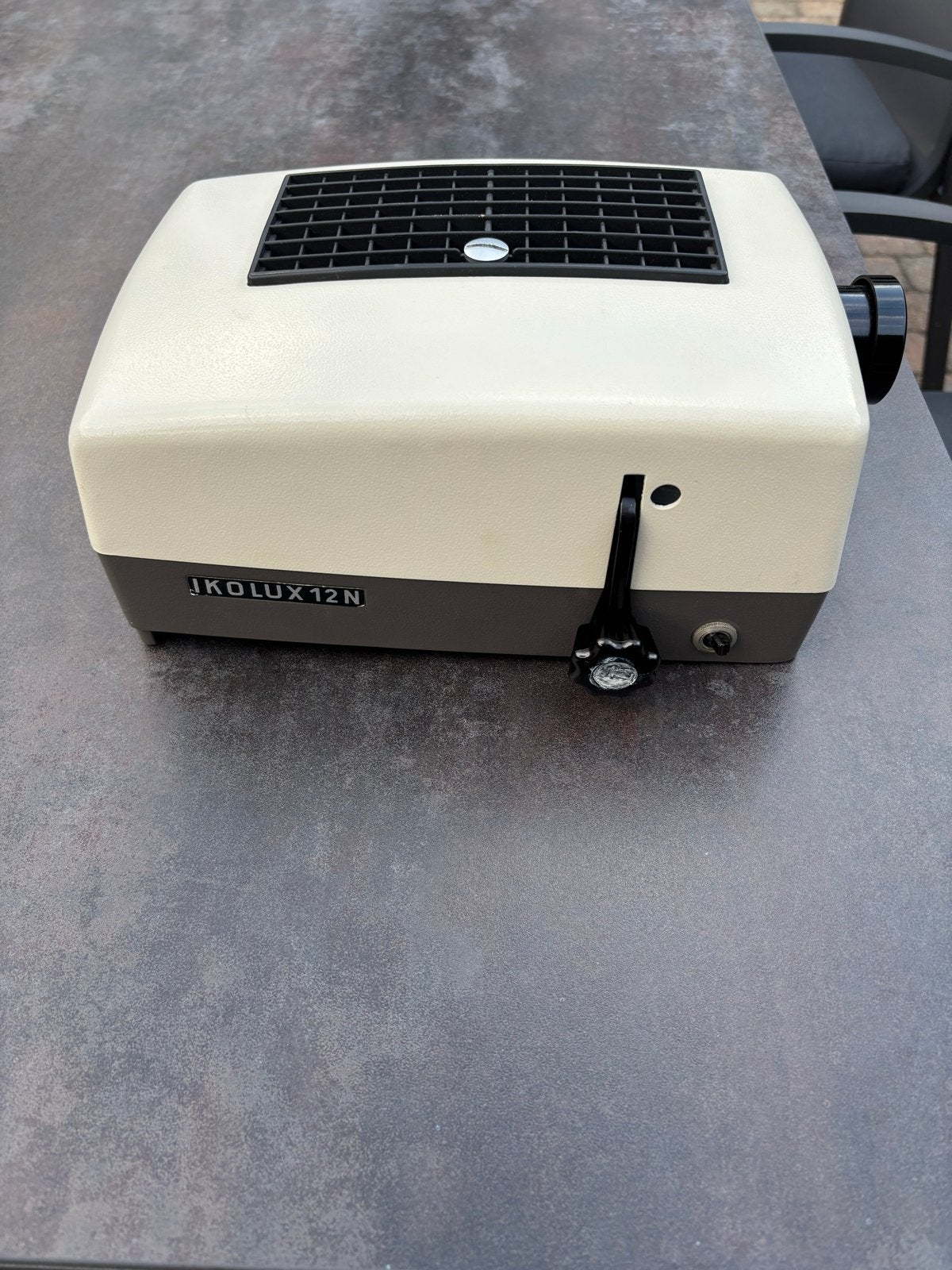 Vintage Zeiss Ikon Ikolux 12N projector met scherm en tafel, Ophalen, Gebruikt, Overige technologieën, Overige resoluties