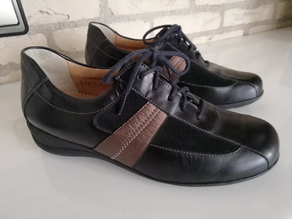Nieuwe lederen Hartjes schoenen maat 38  1/2, Schoenen met lage hakken, Verzenden, Zwart, Nieuw