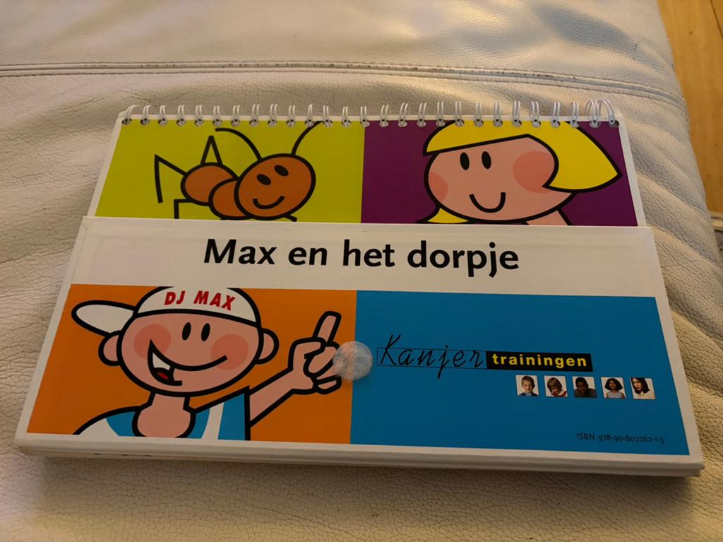 Knieboek: Max en het Dorpje kanjertraining, Ophalen of Verzenden, Zo goed als nieuw