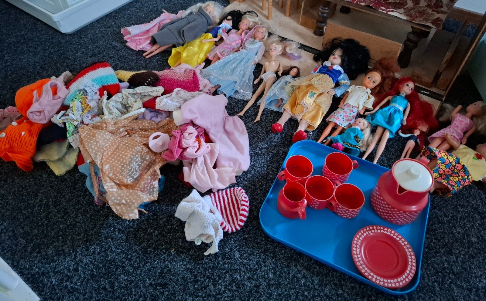poppen, barbies, kleertjes, serviesje, Ophalen of Verzenden, Gebruikt, Barbie