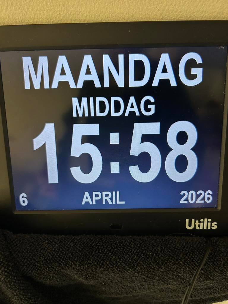 Utilis Digitale Kalenderklok / Dementieklok, Ophalen of Verzenden, Zo goed als nieuw