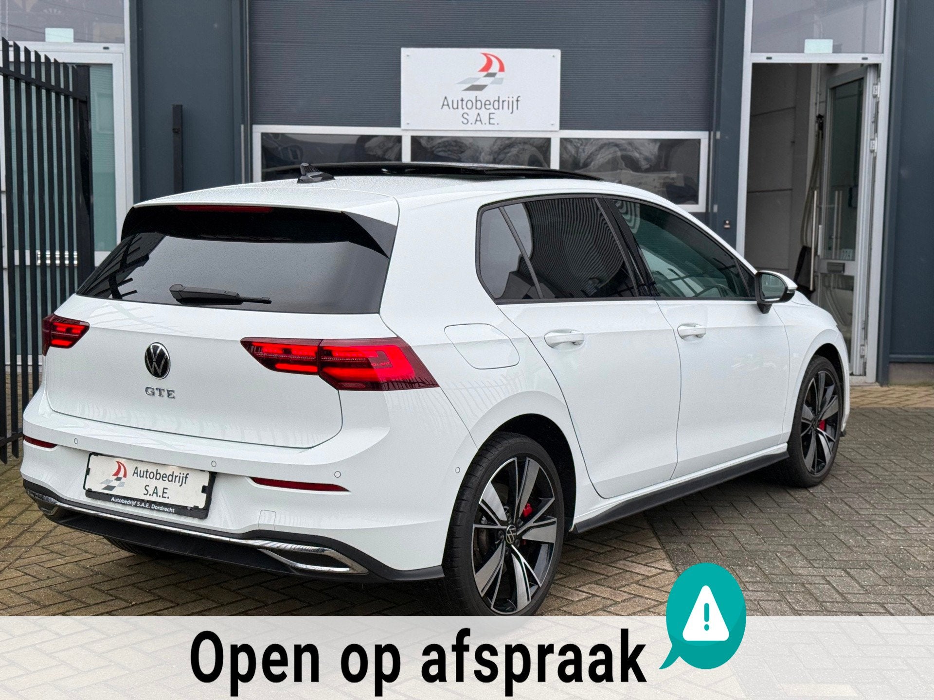 Volkswagen Golf 1.4 eHybrid GTE 245 pk IQ LIGHT PANO HUD SFE, Auto's, Gebruikt, 4 cilinders, Wit, 1524 kg