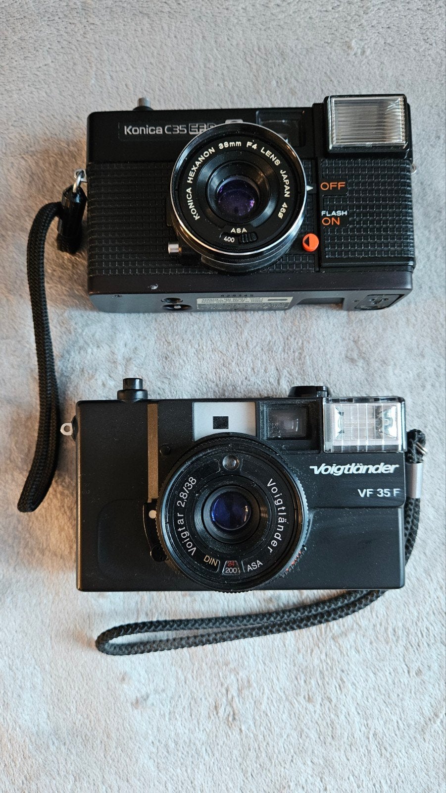 Konica C35 EFP en Voigtländer VF35F (Rollei 35RF), Ophalen of Verzenden, Zo goed als nieuw, Compact, Konica