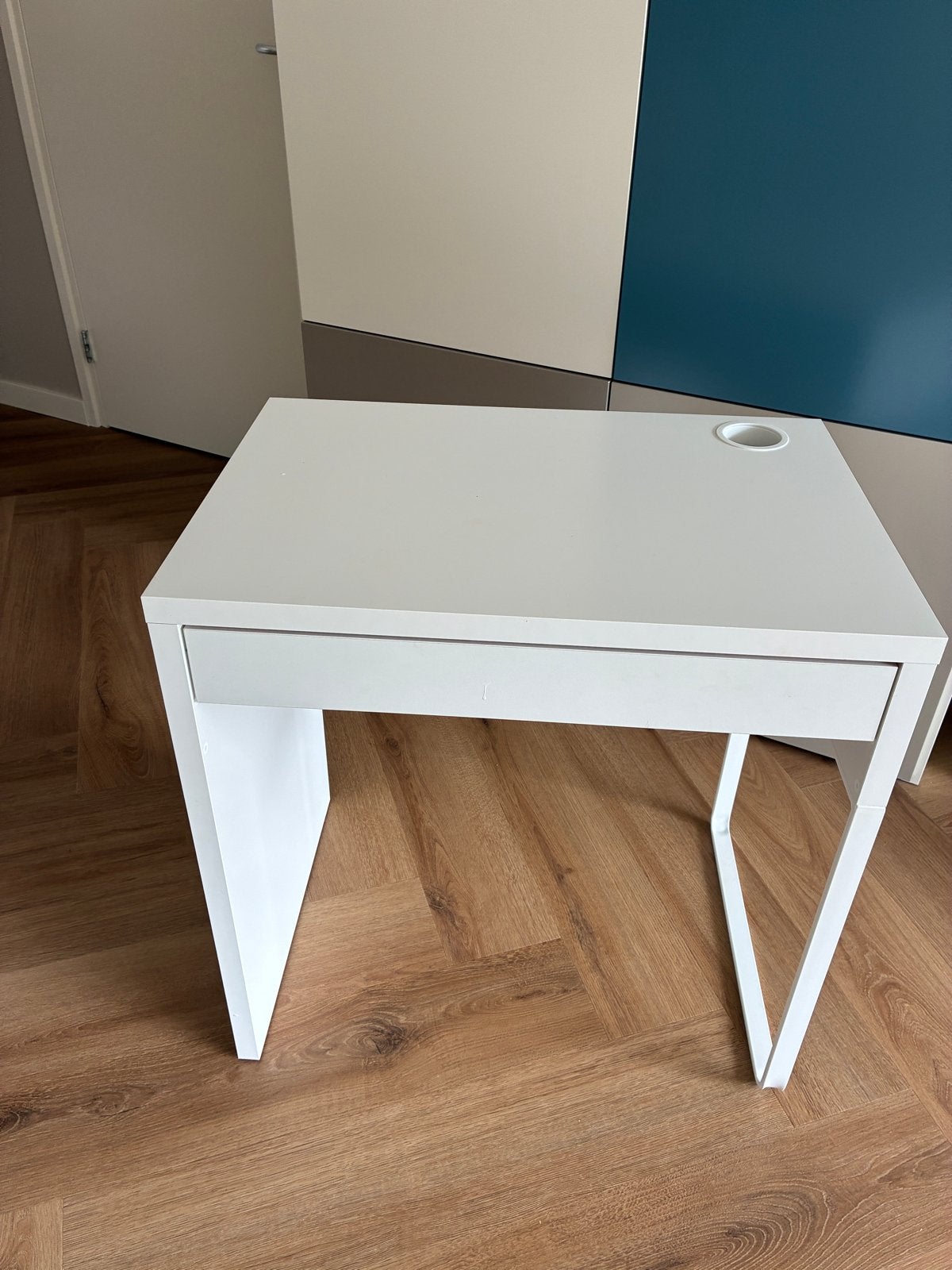 IKEA Micke bureau wit met lade en kabelgoot, Ophalen, Gebruikt, Met lades, Spaanplaat of MDF