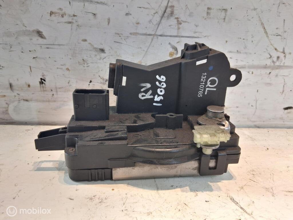 Slotmechaniek deur Rv 4-deurs Opel Vectra C (02-09) 13210765, Gebruikt, Opel, Ophalen of Verzenden, Opel