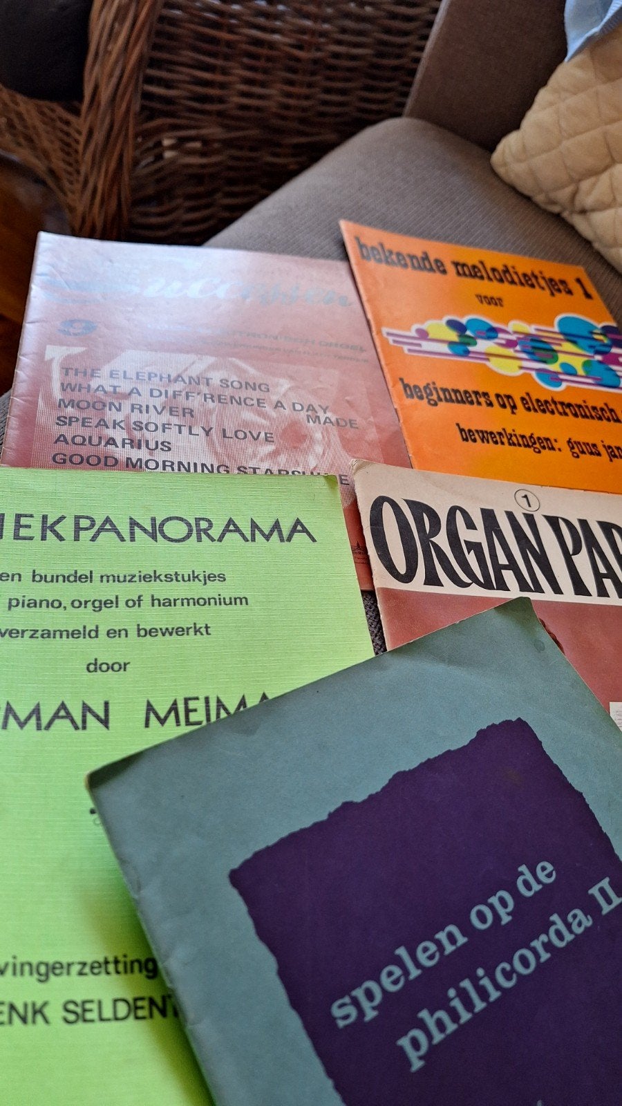 Leuke muziekboekjes voor elektronisch orgel, Ophalen