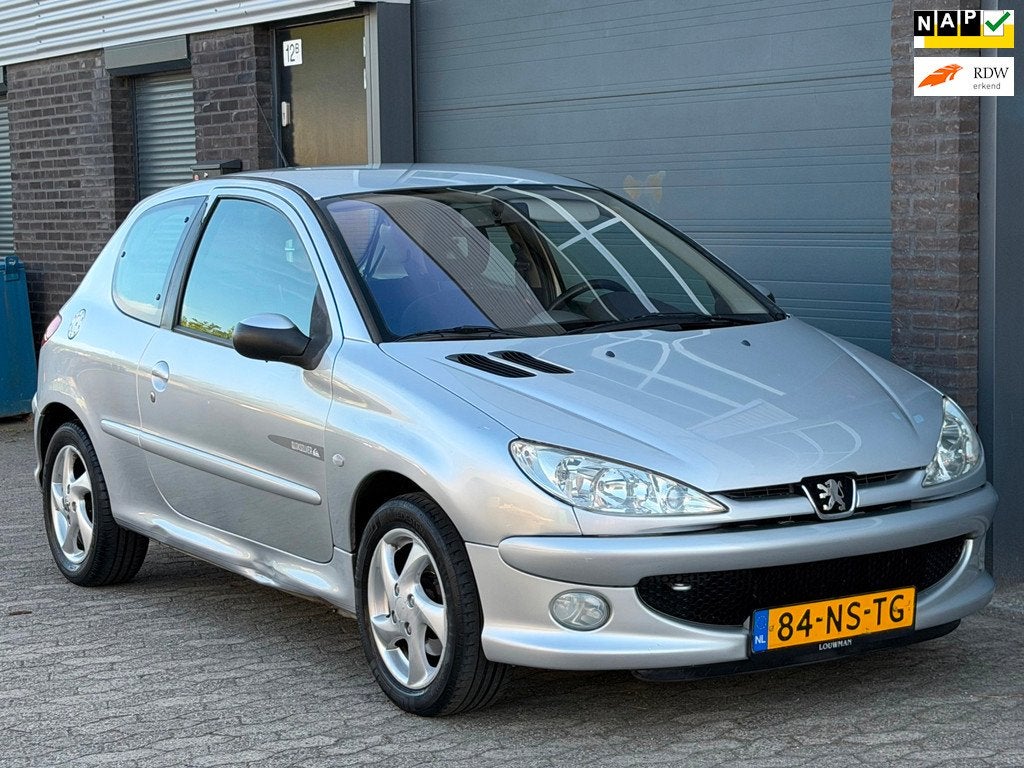 Peugeot 206 1.4-16V Quiksilver AIRCO Nieuw APK NAP, Auto's, Voorwielaandrijving, 4 cilinders, Origineel Nederlands, Bedrijf