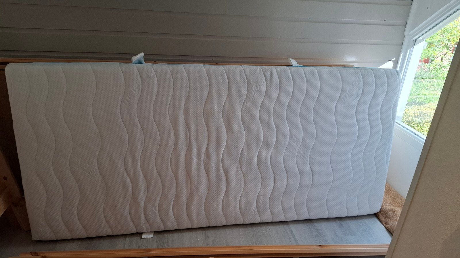 IKEA Neiden bedframe 90x200 met Luroy lattenbodem + matras, Huis en Inrichting, Ophalen, Gebruikt, 90 cm, Eenpersoons