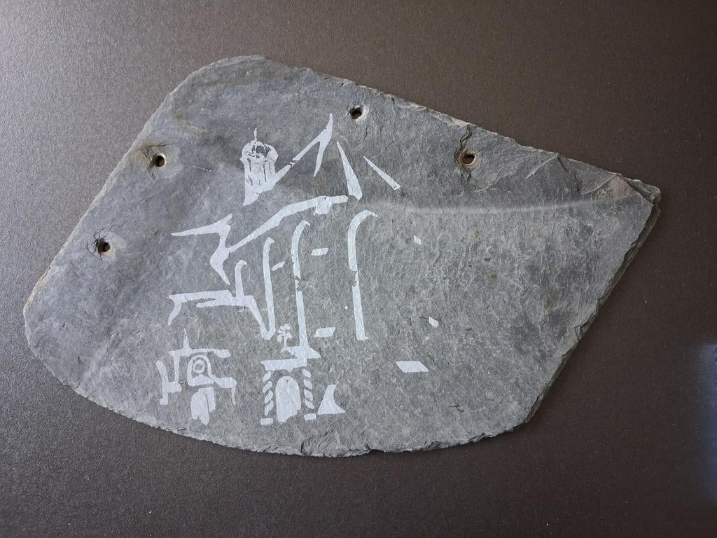 Middeleeuwse daklei voorzien van tekening, Ophalen of Verzenden