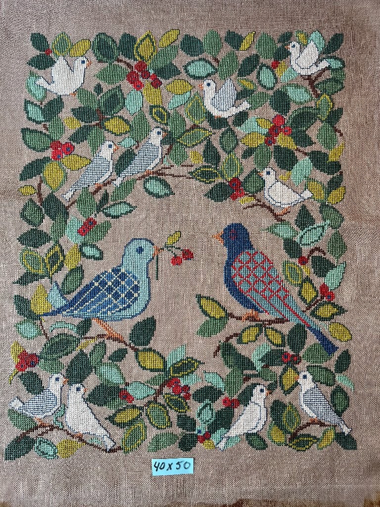 Vredes-duifjes geborduurd. (40 x 50 cm), 50 – 75, Minder dan 50 cm, Overige typen, Ophalen of Verzenden