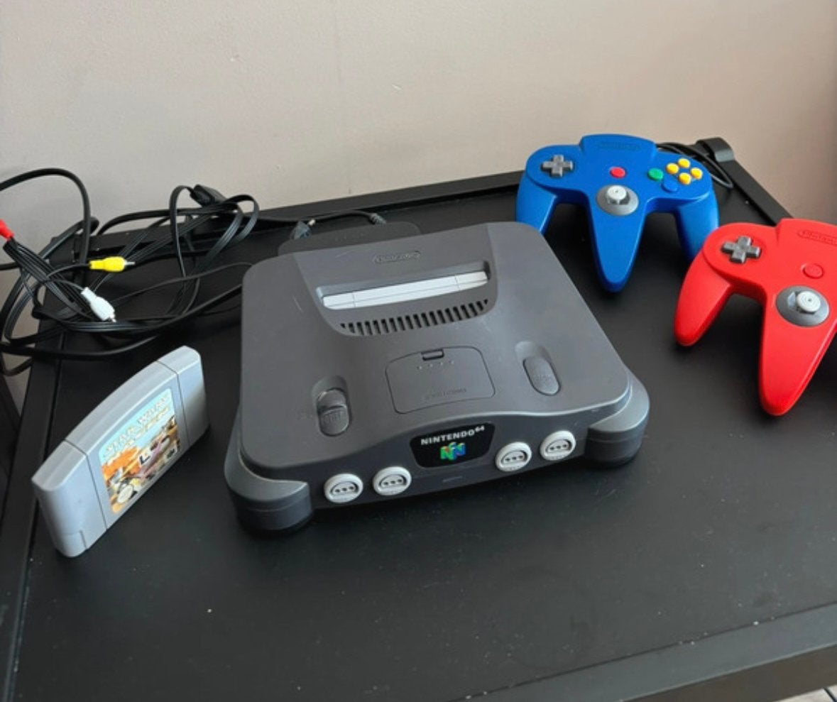 Nintendo 64 inclusief extra’s, Spelcomputers en Games, Spelcomputers | Nintendo 64, Zo goed als nieuw, Met 2 controllers, Ophalen of Verzenden