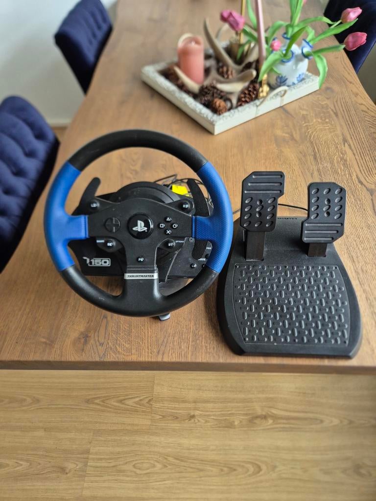 Thrustmaster T150 Playstation stuur en pedalen, Ophalen of Verzenden, Zo goed als nieuw, Met 1 controller, Original