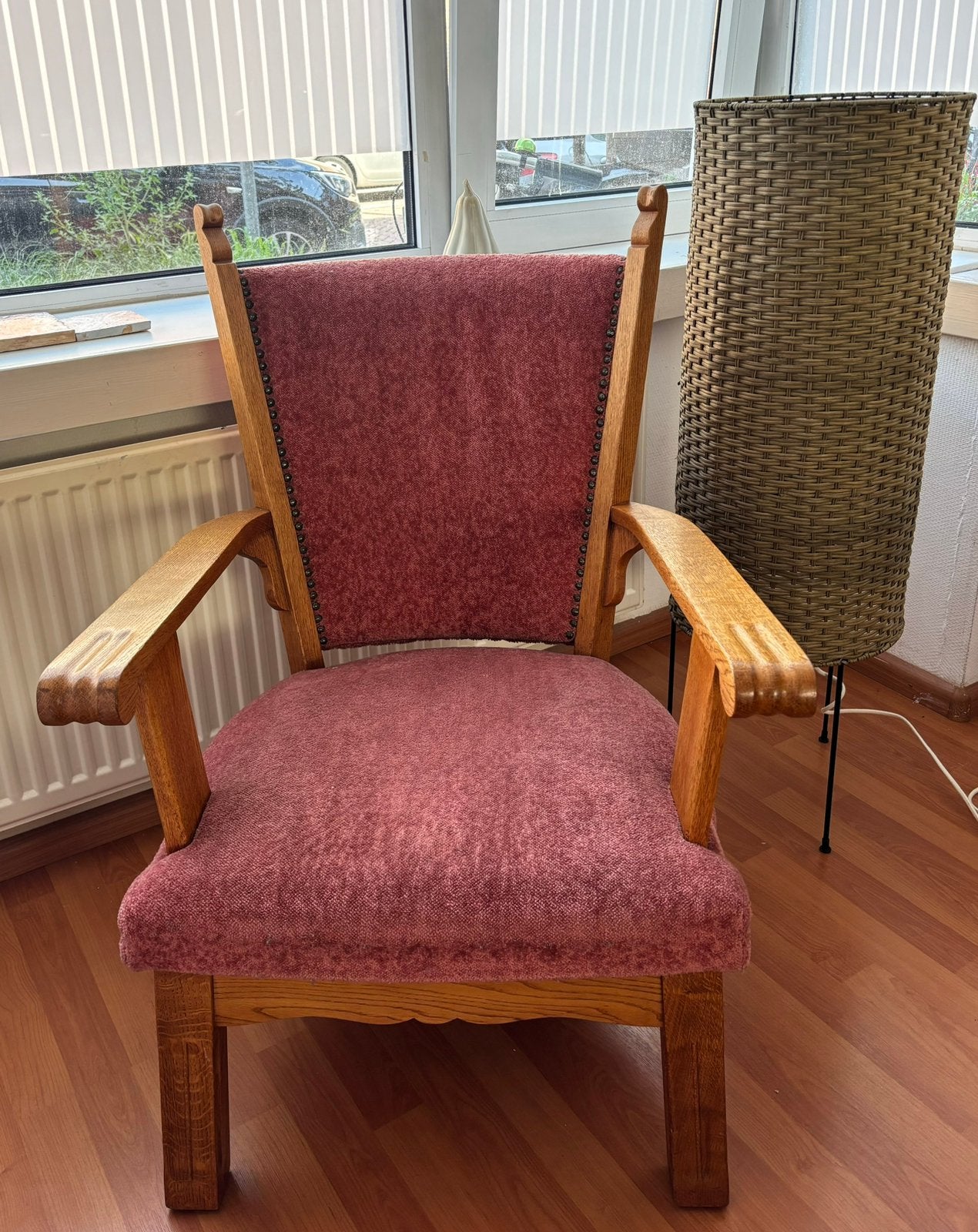 Vintage Wood Armchair, Ophalen
