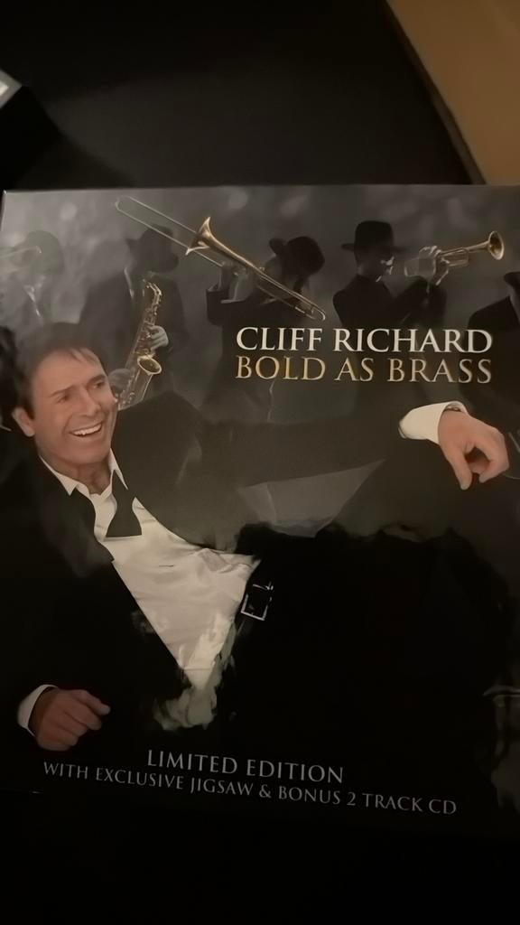 Cd box cliff richard bold as brass met puzzel, Ophalen of Verzenden, Zo goed als nieuw