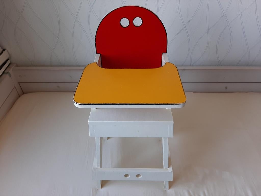Kinderstoel voor de pop, Kinderen en Baby's, Speelgoed | Poppen, Ophalen of Verzenden, Gebruikt, Overige typen