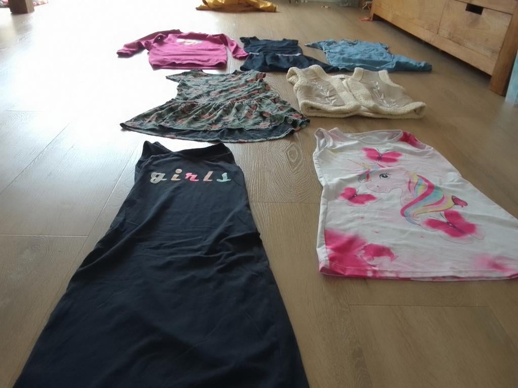 6 jurkjes en 1 bodywarmer maat 140, Ophalen of Verzenden