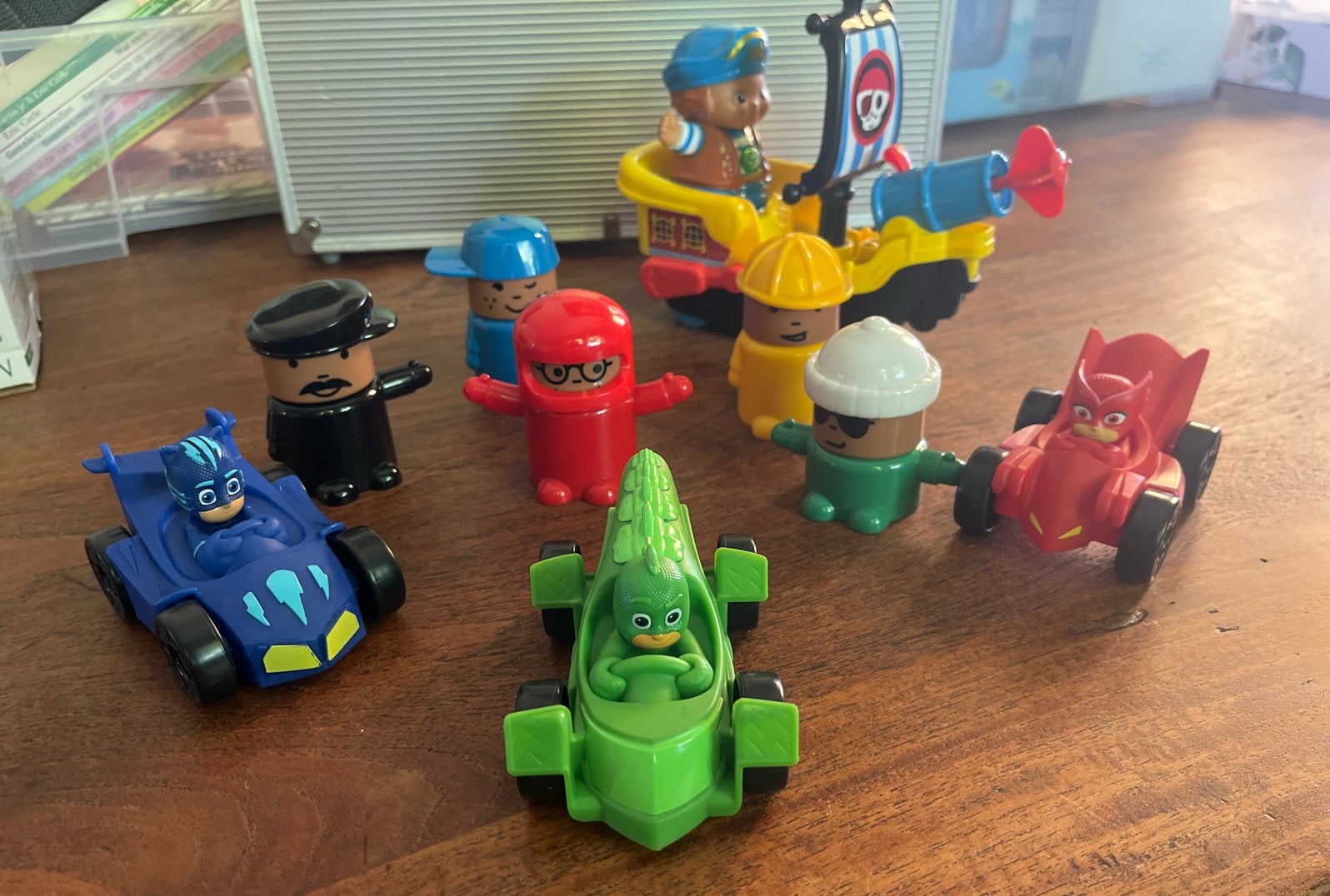 Speelgoedset: PJ Masks, Village People, Pim Piraat, Kinderen en Baby's, Speelgoed | Actiefiguren, Ophalen, Gebruikt