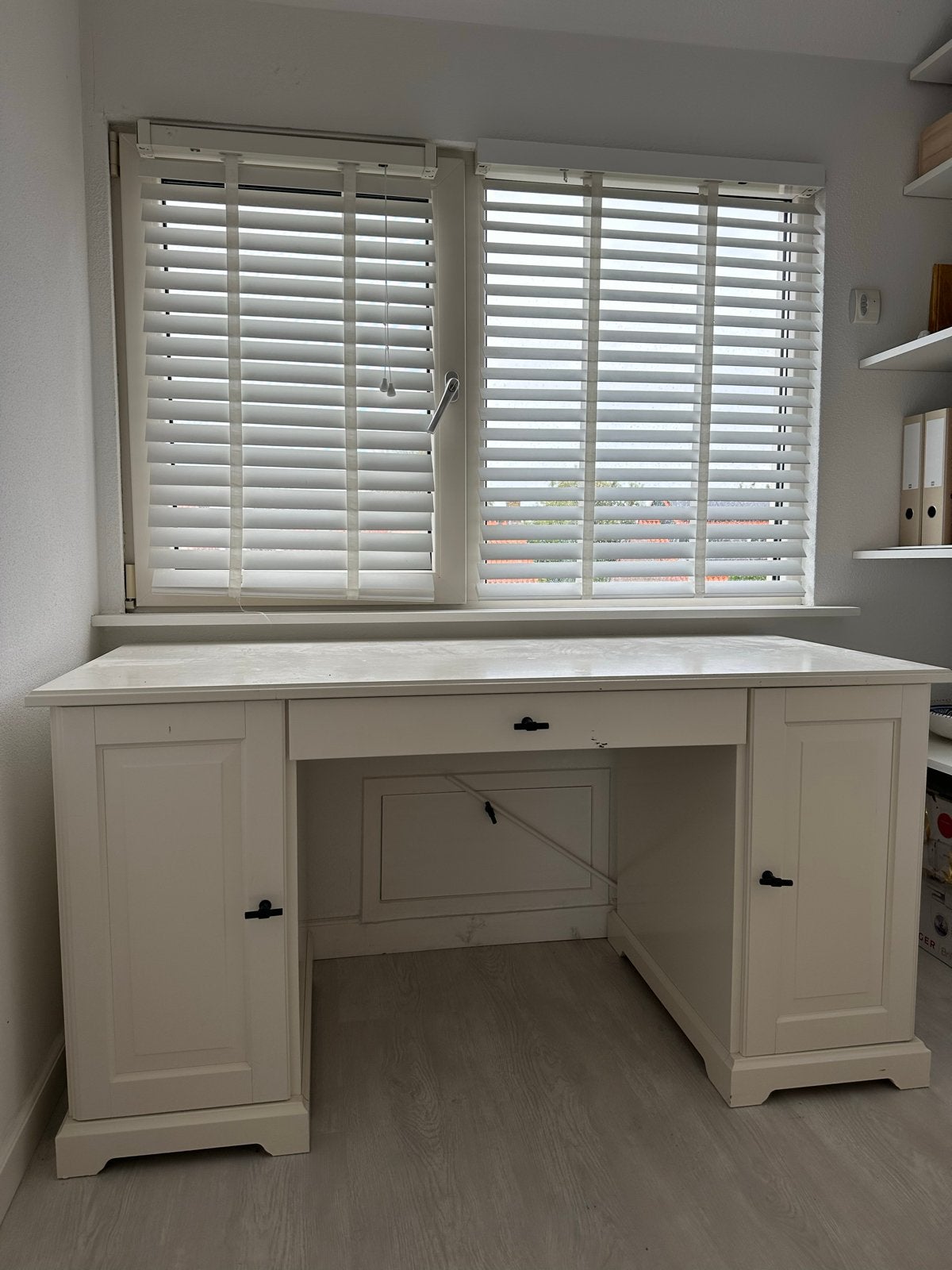 IKEA Bureau met 2 kastjes en lade, Ophalen, Gebruikt, IKEA, Wit