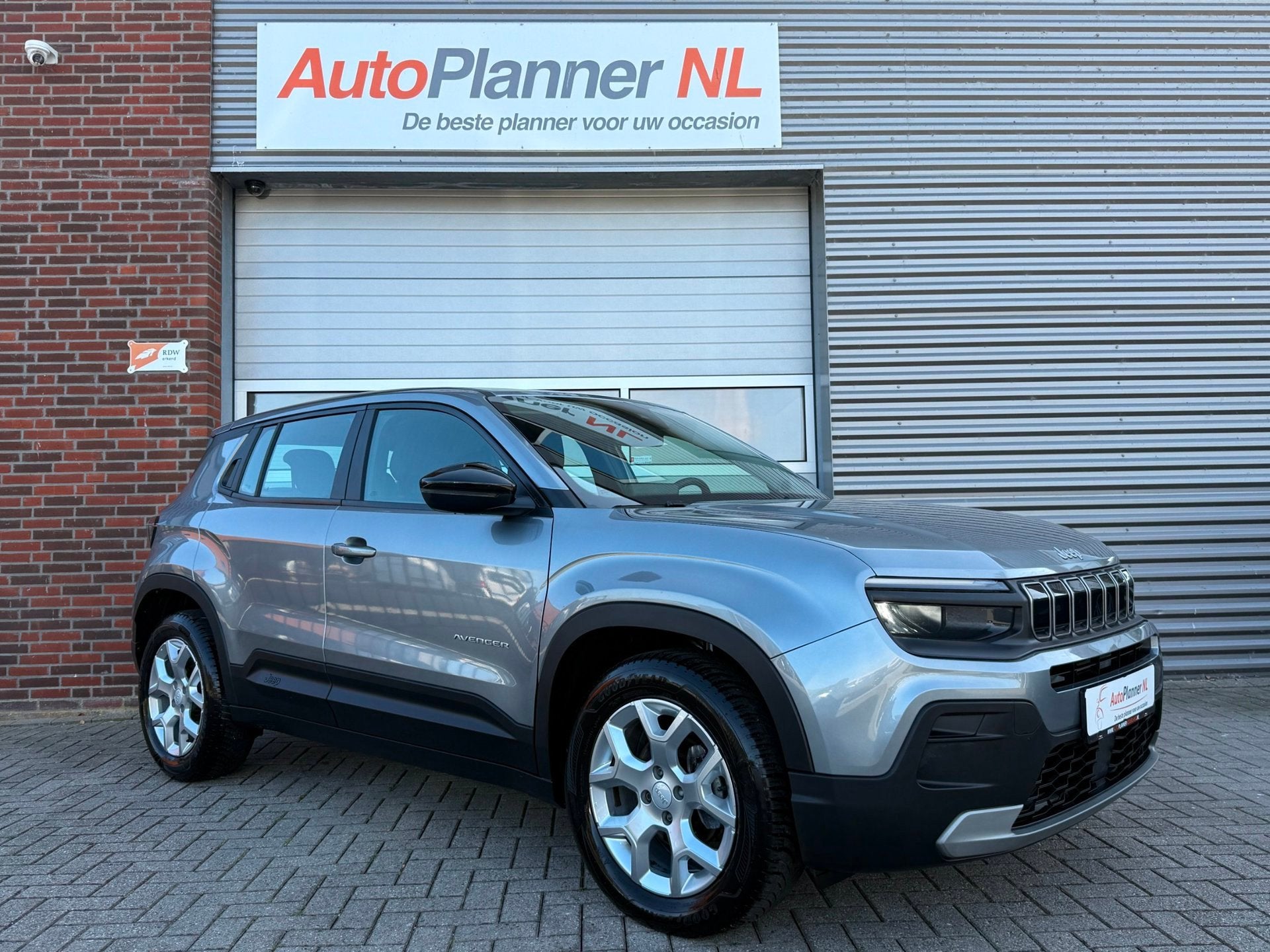 Jeep Avenger 1.2 T-GDI Altitude! 360 Camera! Cruise! Virtual, Auto's, Jeep, Voorwielaandrijving, Stof, Gebruikt, Zwart
