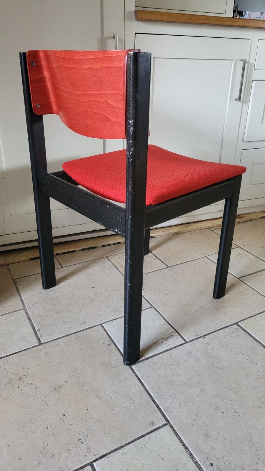 leuke vintage design stoel jaren 70 met plywood

bieden vana, Ophalen, Eén, Rood, Hout