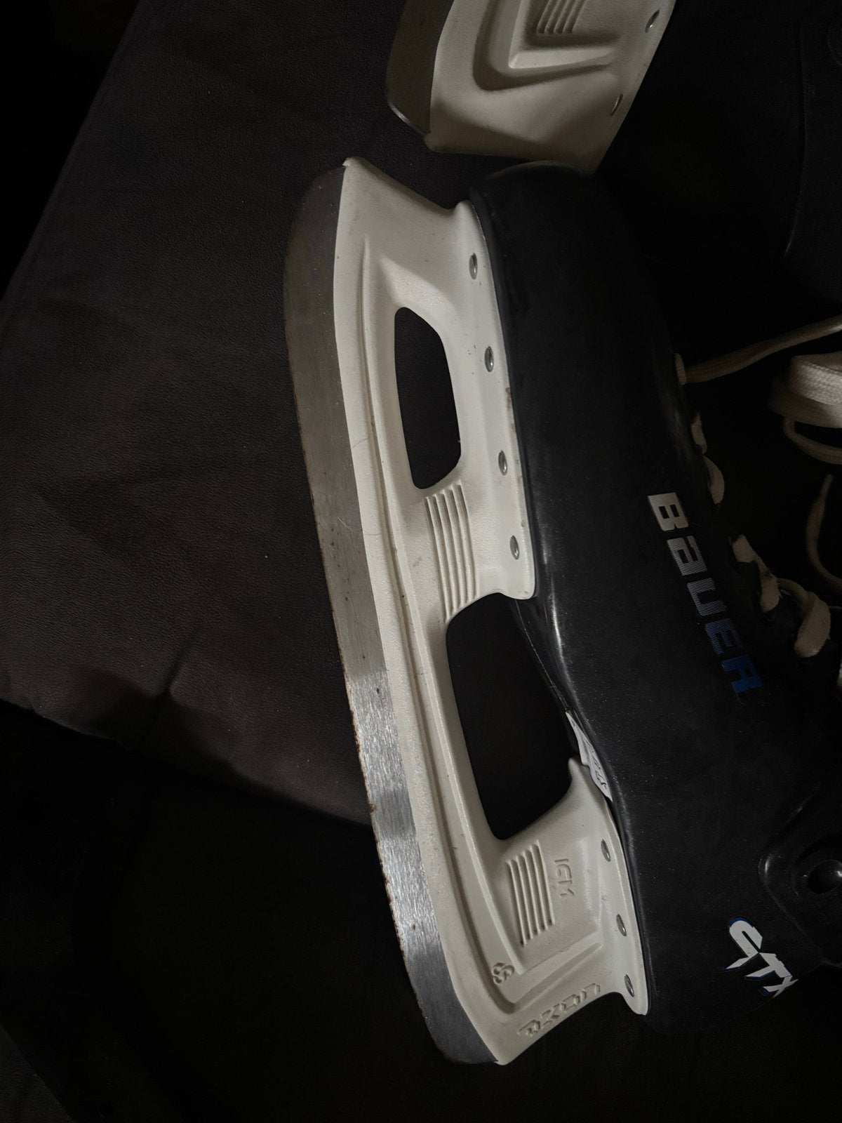 Bauer STX ijshockeyschaatsen maat 42-moeten geslepen worden, Sport en Fitness, Schaatsen, Ophalen, Gebruikt, IJshockeyschaatsen