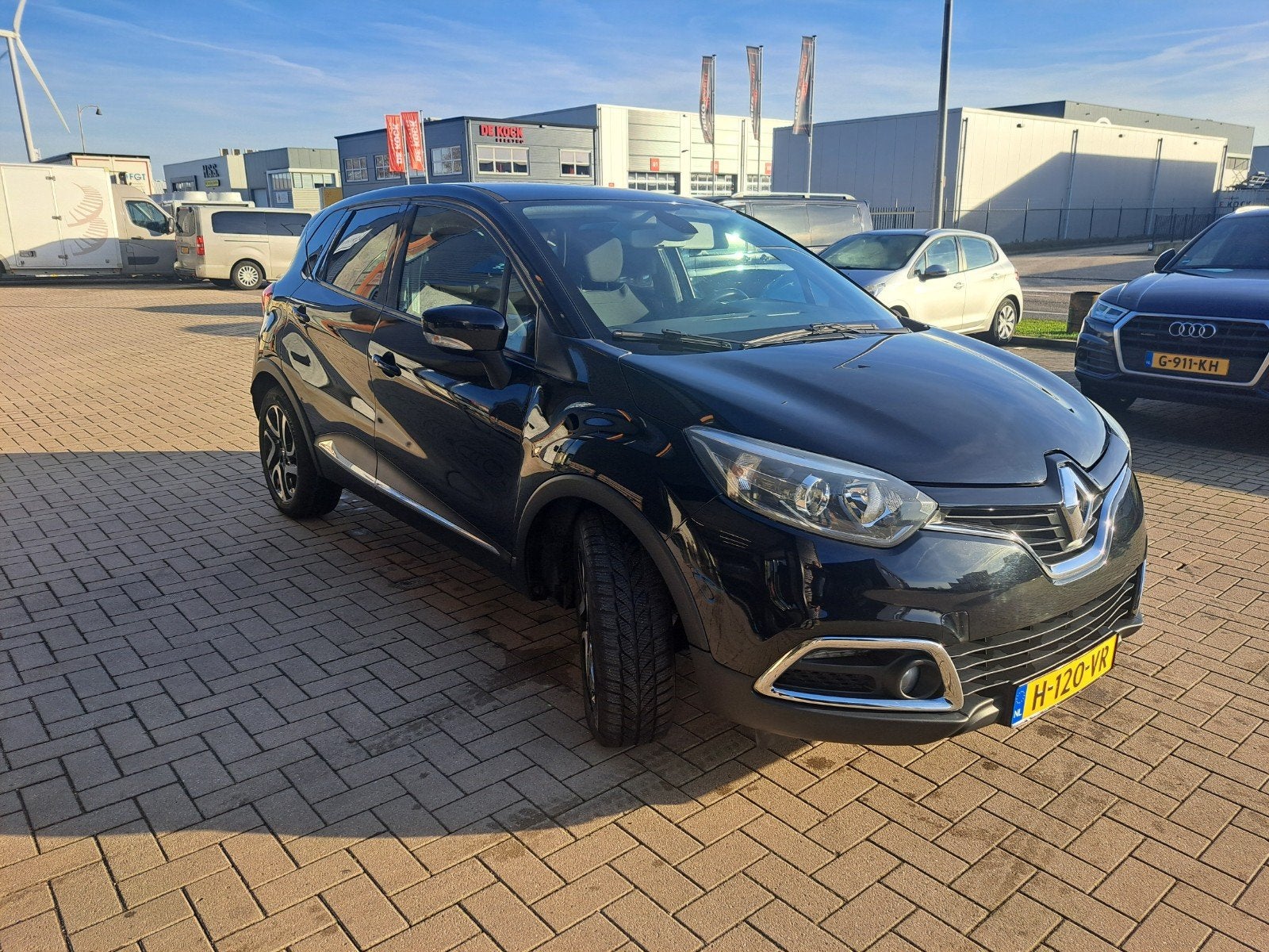 Renault Captur 1.2 TCE 120 EDC 2013 Zwart, Stof, 625 kg, Airbags, 4 cilinders