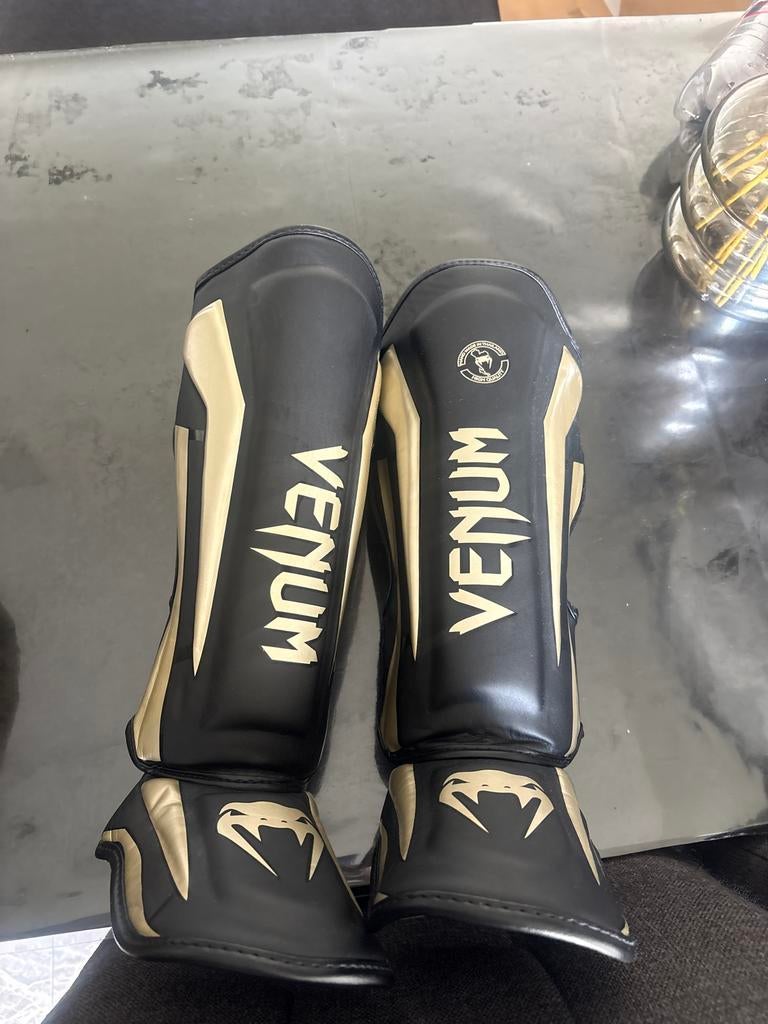 Venum Kickboks Scheenbeschermers, Overige, Vechtsportbescherming, Zo goed als nieuw, Maat M