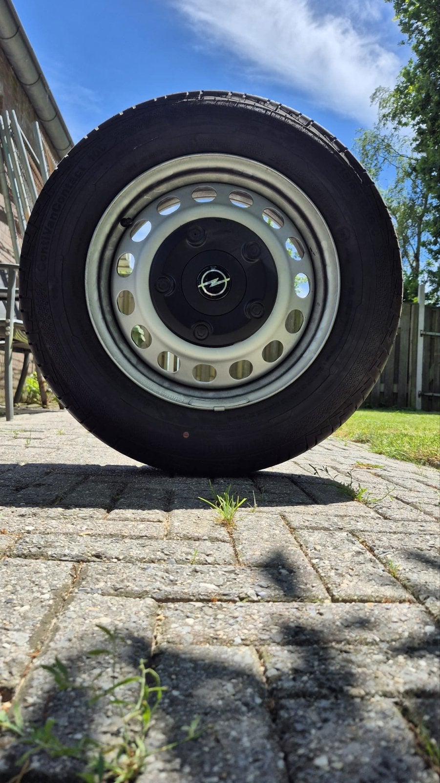 Continental banden 215/65 R16 C met velg, Ophalen, Gebruikt