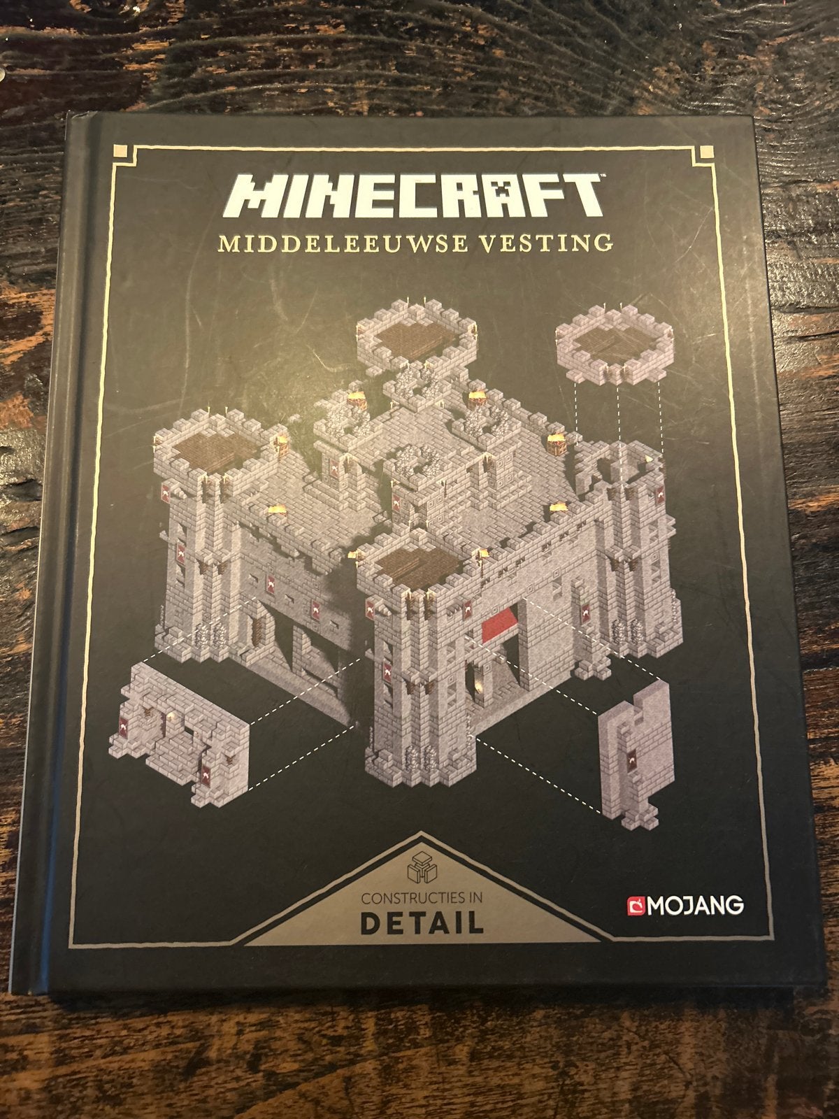 Minecraft: Middeleeuwse Vesting - Constructies in Detail, Ophalen of Verzenden, Zo goed als nieuw, Non-fictie