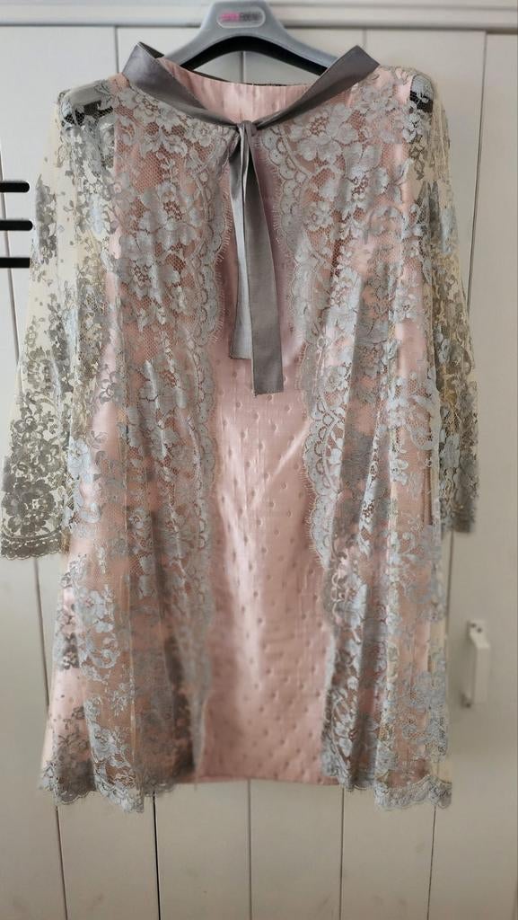 Cover couture roze jurk met grijs kanten over"jas" mt 40/42, Maat 38/40 (M), Ophalen of Verzenden, Zo goed als nieuw, Roze