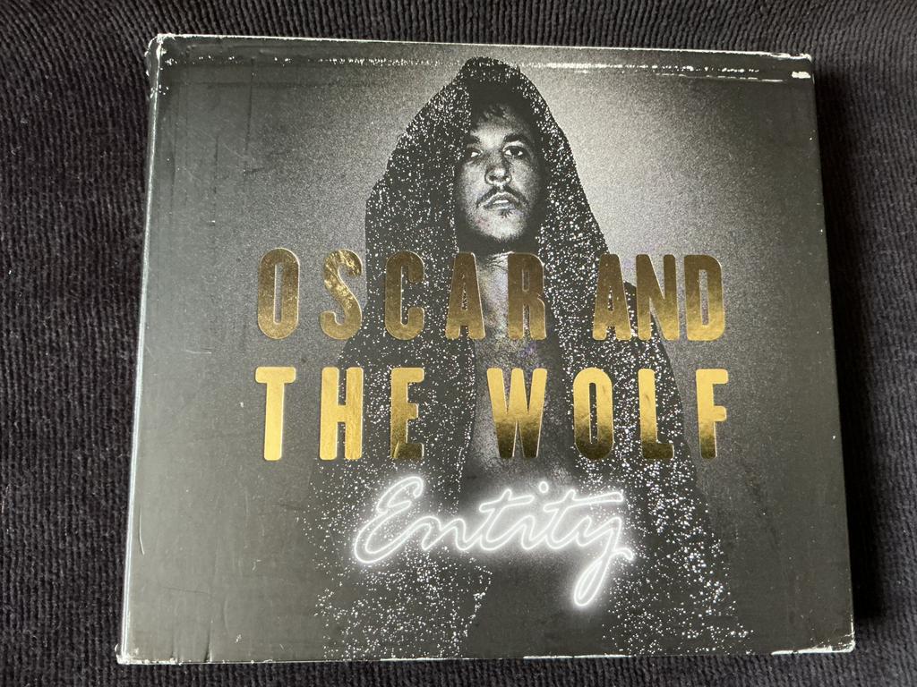 Oscar and the Wolf, Entity cd en dvd, Ophalen of Verzenden, Zo goed als nieuw