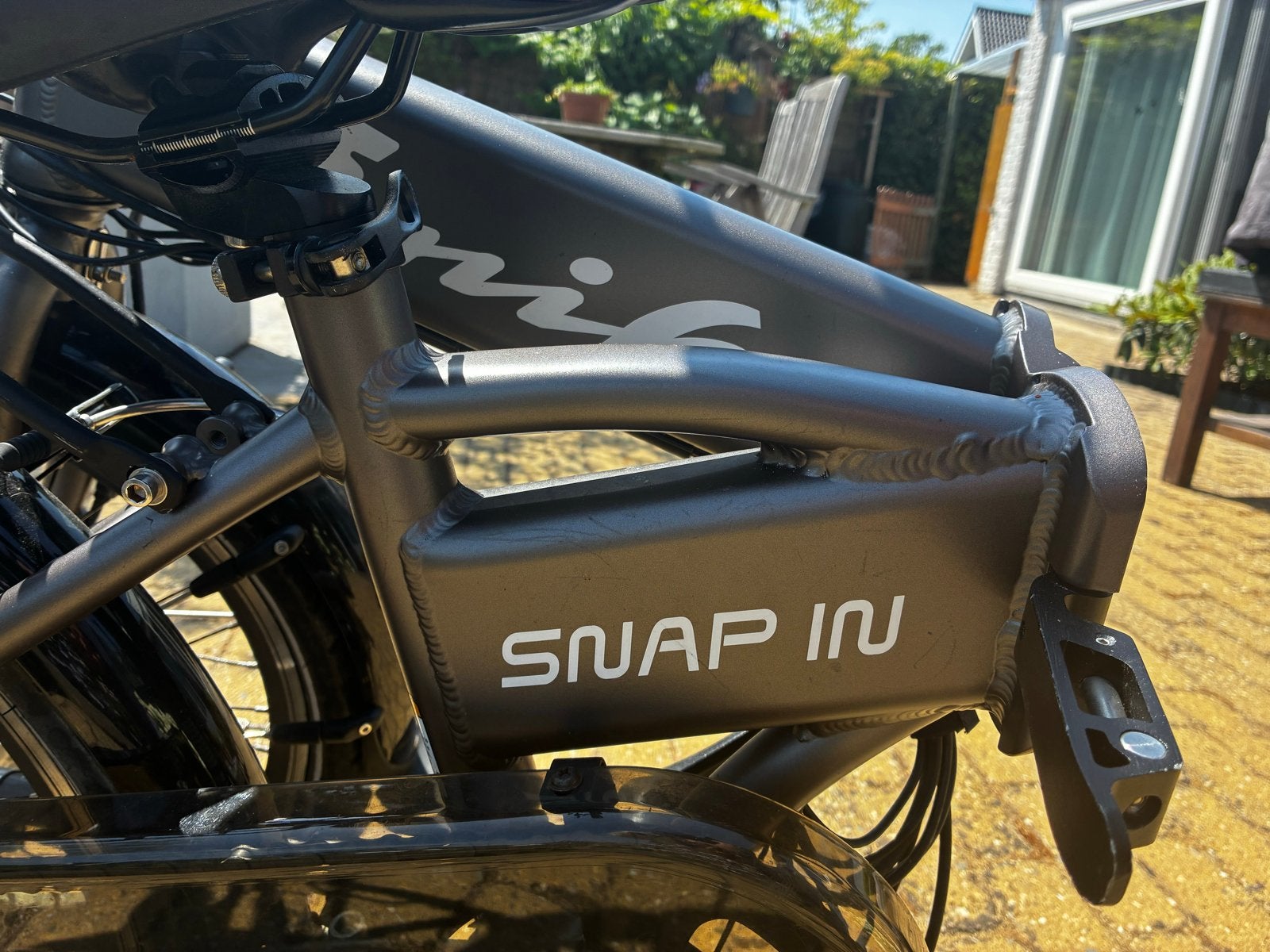 Enik Snap In opvouwbare elektrische fiets met tas, Gebruikt, Minder dan 47 cm, 30 tot 50 km per accu, Ophalen