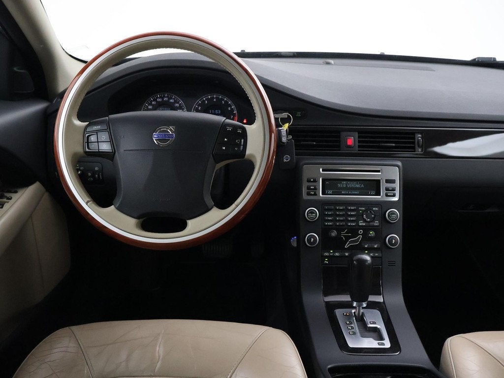 Volvo V70 2.5T 200 PK AUT. LPG-G3 + AFN. TREKHAAK | LEDER |, Auto's, 93 €/maand, LPG, Te koop, 750 kg