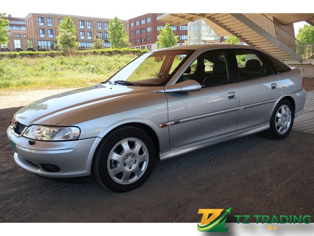 Opel Vectra 1.8-16V CDX Hatchback UNIEK! 1e eigenaar 12.505, Auto's, Oldtimers, Bedrijf, Te koop, ABS, Airbags, Airconditioning