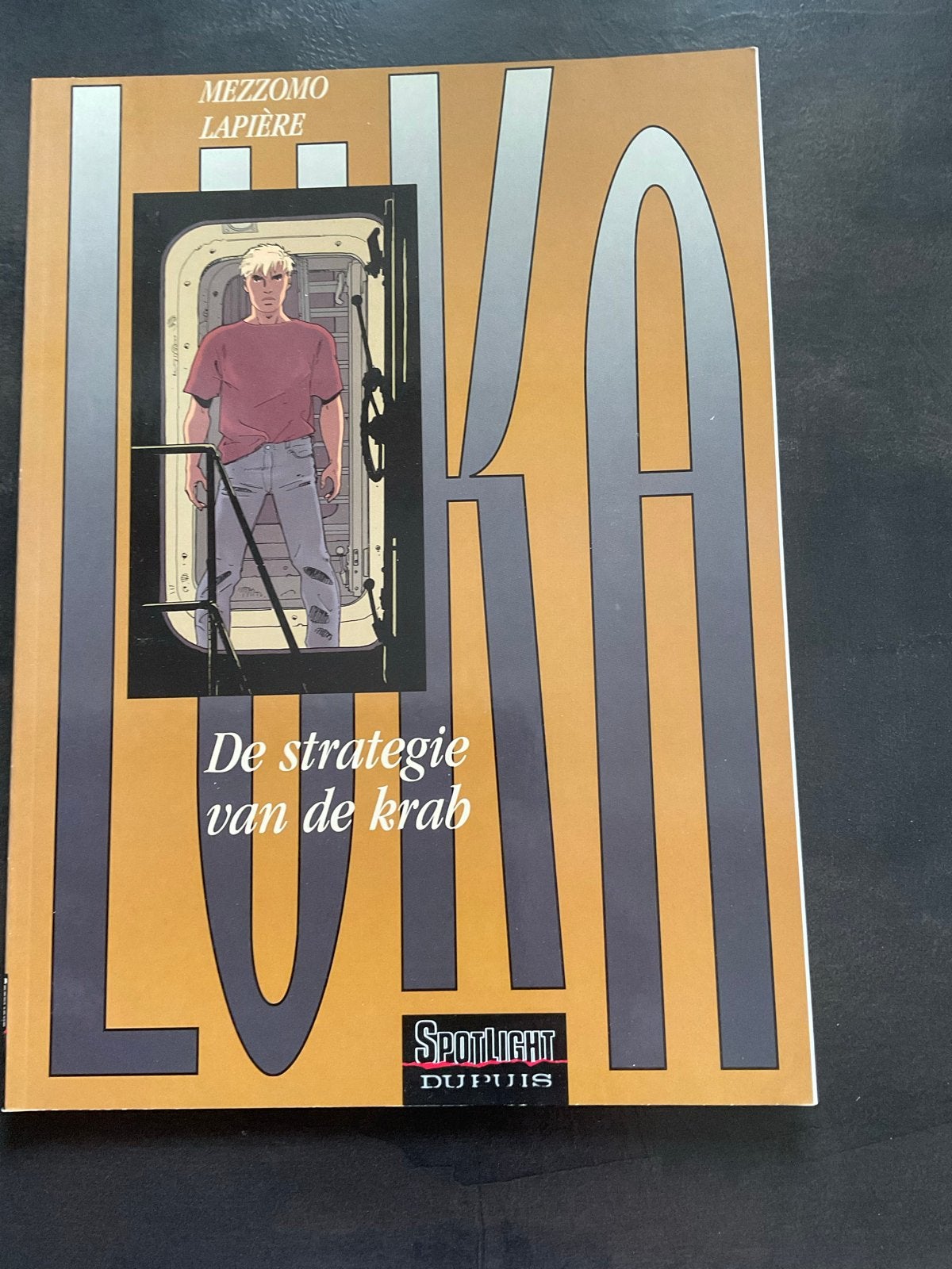 Luka: De strategie van de krab - Mezzomo Lapière, Boeken, Stripboeken, Eén stripboek, Ophalen of Verzenden, Nieuw