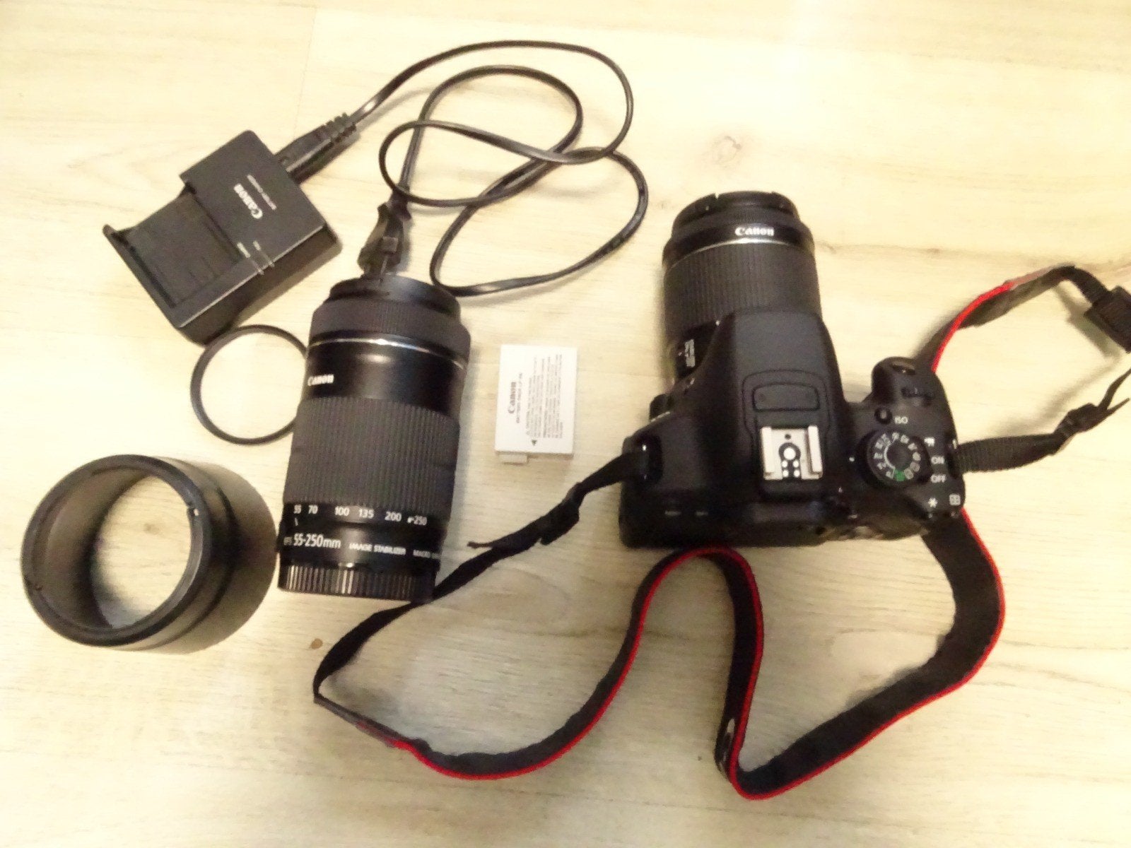 Canon EOS 700D Spiegelreflexcamera met 18-55mm en 55-250mm l, Audio, Tv en Foto, Fotocamera's Digitaal, Spiegelreflex, Canon, Ingebouwde flitser