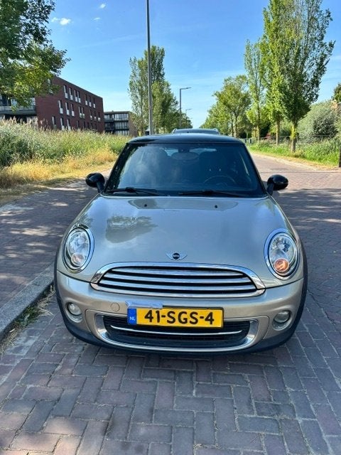 Foto 3 van Mini 1.6 ONE 2011 Sparkling Bronze Metallic