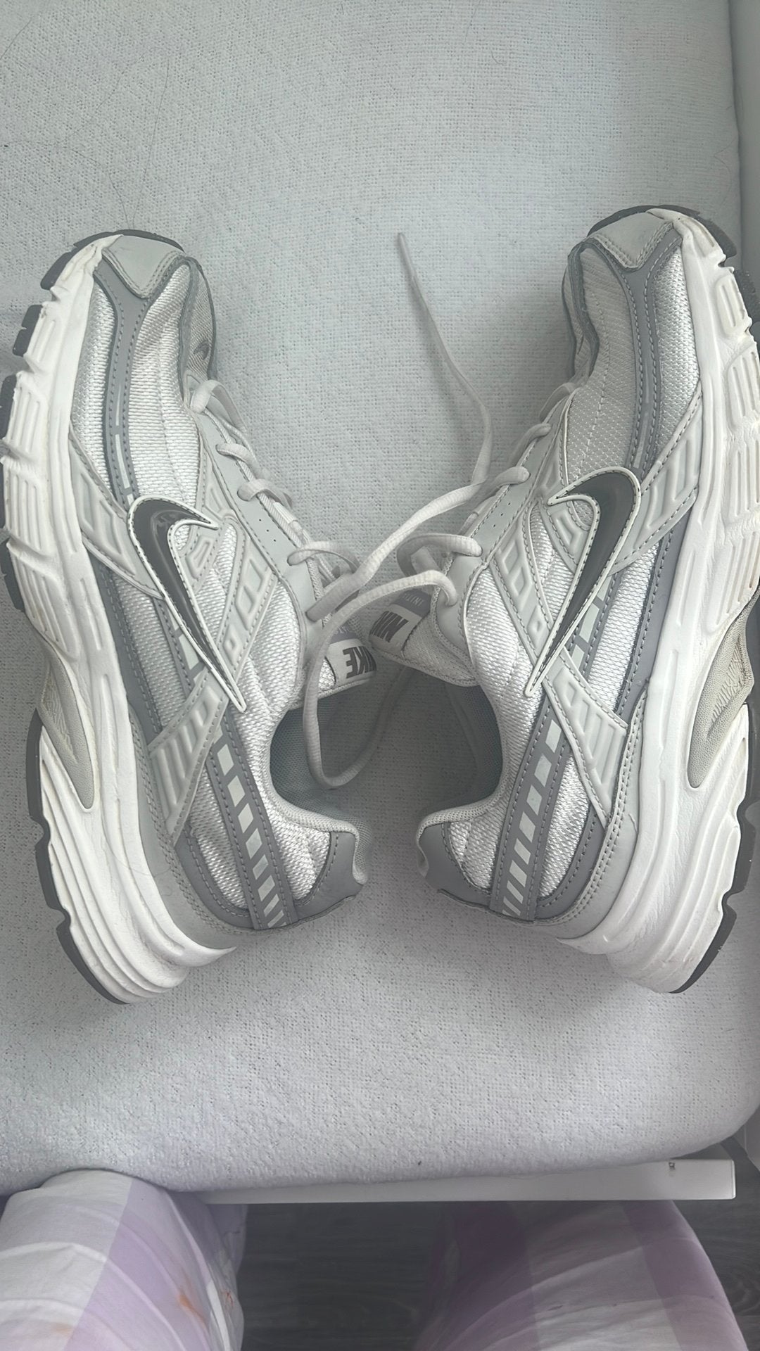 Nike zoom vomero 5, Ophalen of Verzenden, Zo goed als nieuw, Zilver, Dame