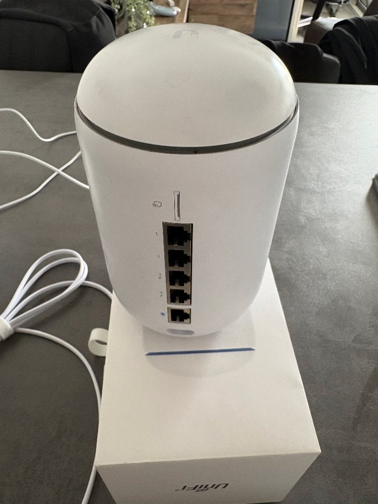 UniFi Dream Router (UDR) + UniFi Protect G3 Instant Camera, Computers en Software, Ophalen, Gebruikt, Router, Ubiquiti UniFi