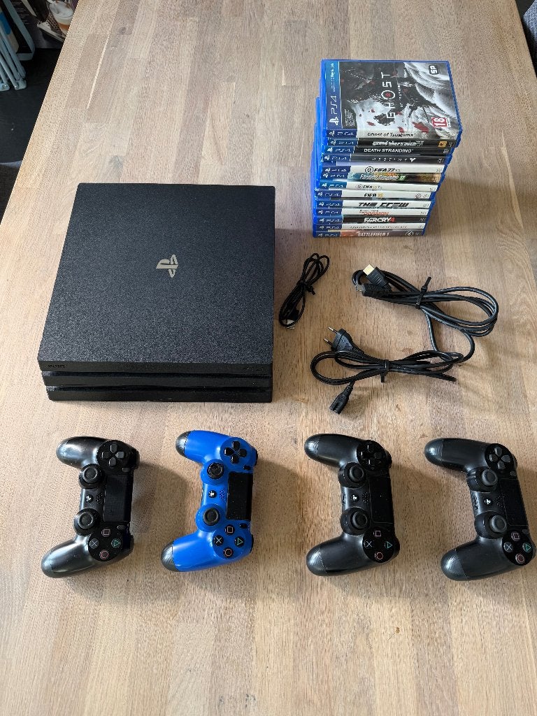 PlayStation 4 Pro 1TB + 4 controllers + 13 games, Met games, Ophalen of Verzenden, Zo goed als nieuw, 1 TB