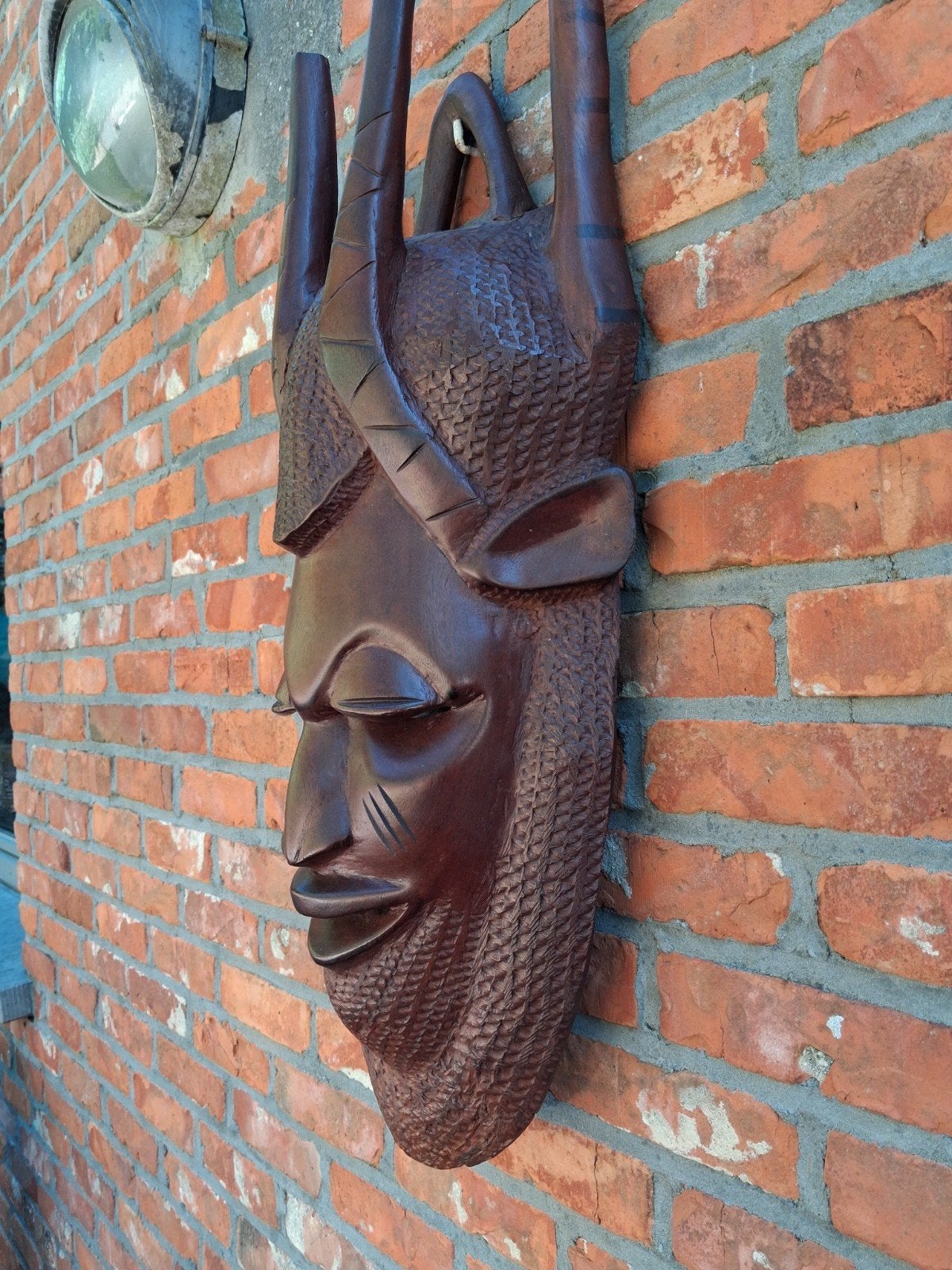 Afrikaans masker met hoorns - Handgesneden hout, Antiek en Kunst, Hout, Bruin, Afrika, Masker