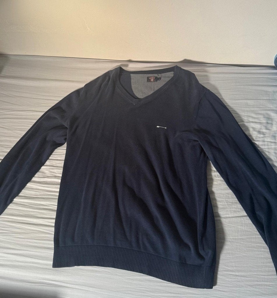 Donkerblauwe heren trui met V-hals maat L, Kleding | Heren, Maat 52/54 (L), Blauw, Arrow, Ophalen of Verzenden