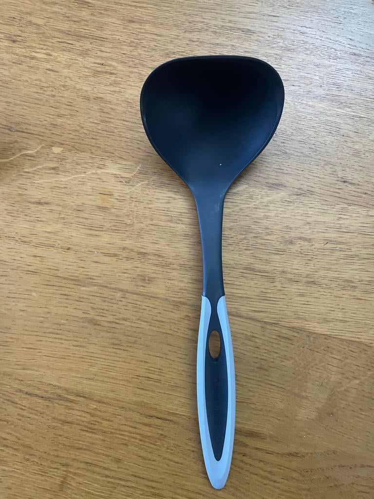 Nieuwe Tupperware Soeplepel - Zwart/Grijs, Ophalen of Verzenden, Nieuw, Overige typen