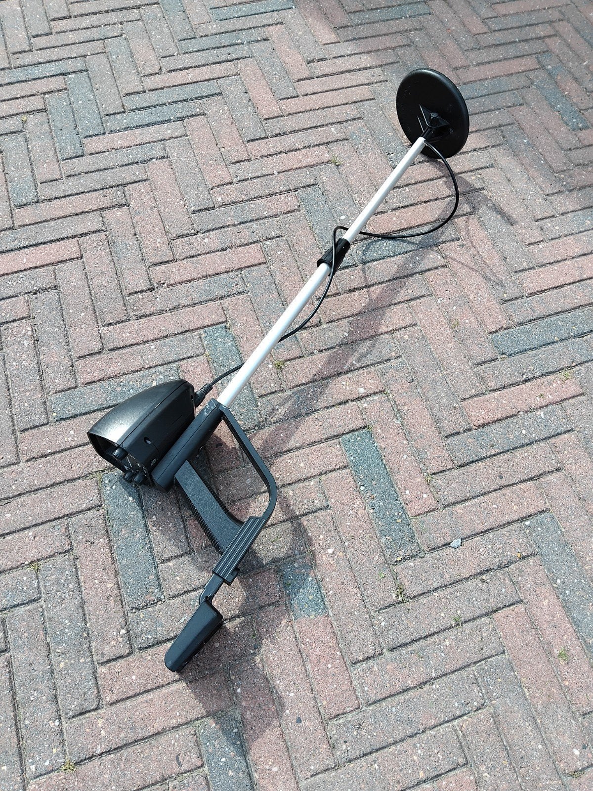 Metaal detector met nieuwe batterijen, Hobby en Vrije tijd, Metaaldetectors, Ophalen of Verzenden, Gebruikt, Overige merken, Instelbare gevoeligheid