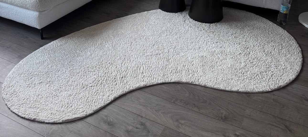 Kwantum vloerkleed met organische vorm, Huis en Inrichting, Stoffering | Tapijten en Kleden, Ophalen, Gebruikt, 50 tot 100 cm
