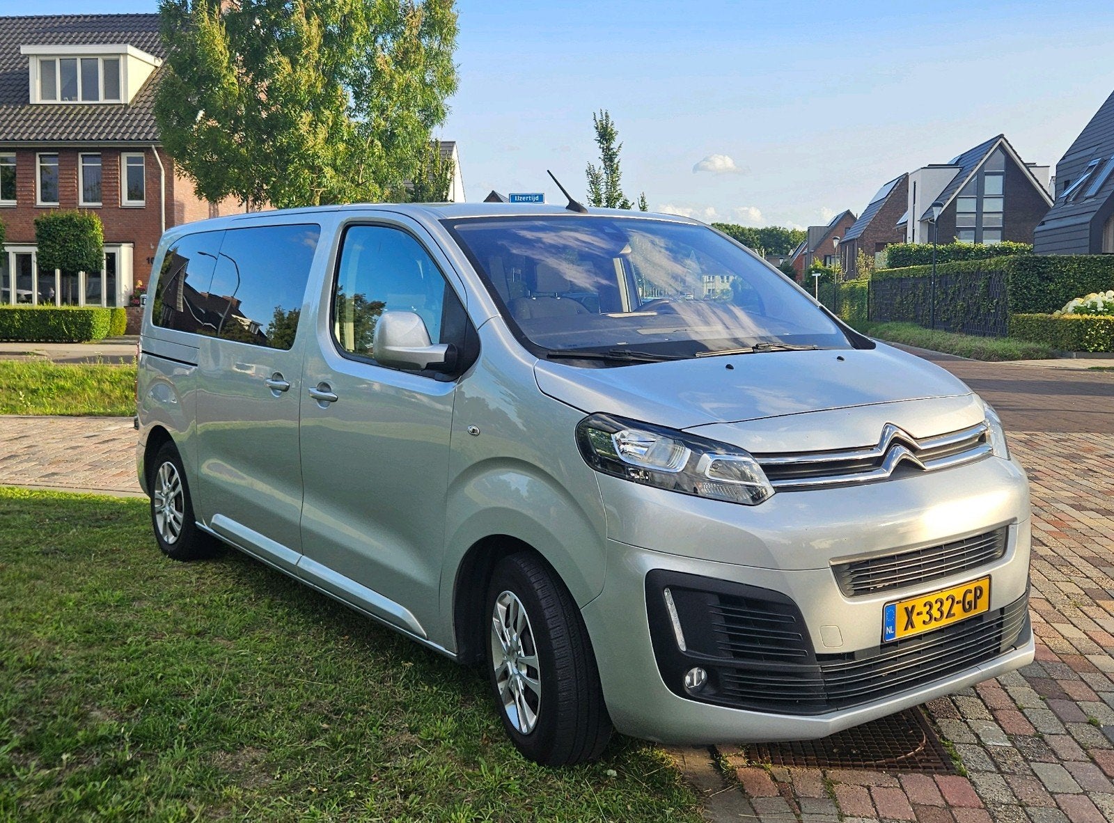 Citroën Space Tourer M 1.6 Bluehdi 115pk S&S 2017 Grijs, Auto's, Voorwielaandrijving, Stof, 1800 kg, 1546 kg
