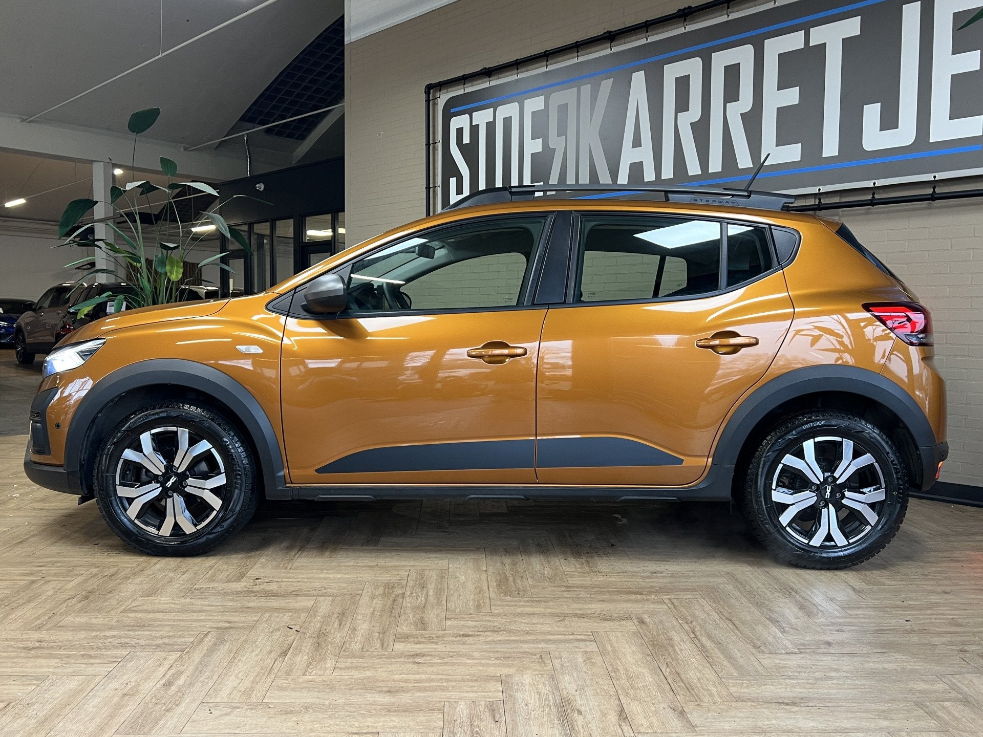 Dacia SANDERO Stepway 1.0 TCe 90 Automaat | Navi | Dode hoek, Auto's, Dacia, Dealer onderhouden, Stof, Zwart, Overige kleuren