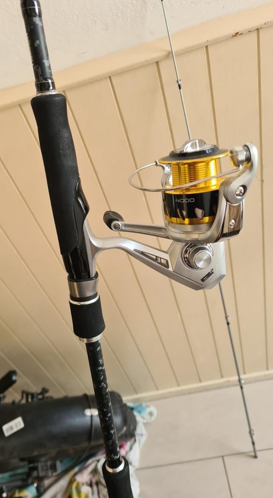 Mitchell Tanager SW Spin Hengelcombo. Nieuw!, Watersport en Boten, Hengelsport | Zeevissen, Ophalen, Nieuw, 2.40m, 4000, Complete set