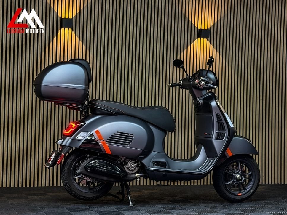 VESPA GTS 300 SUPER - 2024 - Topkoffer - Nieuwstaat, Scooter, Bedrijf, Onbekend, Onbekend
