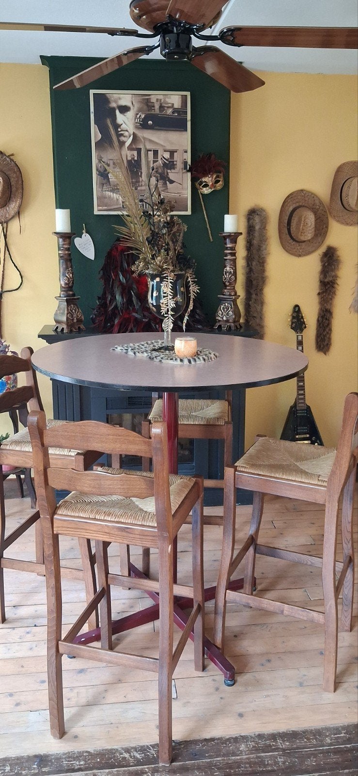 Bartafel met 4 barkrukken, Ophalen, Gebruikt, Inclusief barstoelen